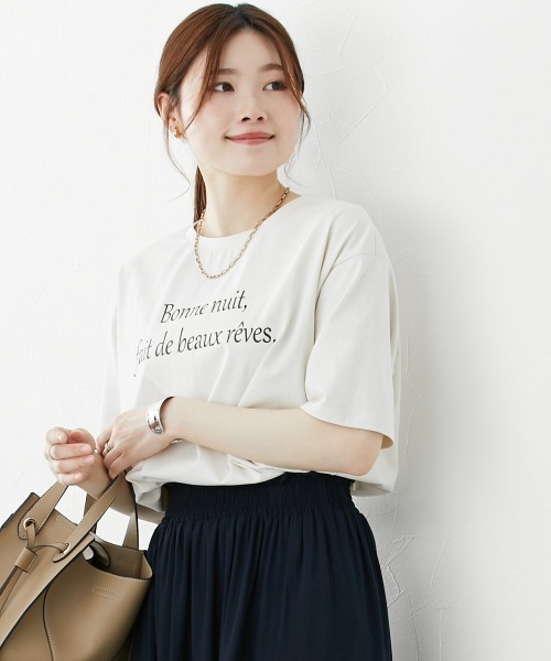 nissen（ニッセン）の「裾ラウンドロゴプリントＴシャツ【接触冷感・ＵＶカット】（Tシャツ/カットソー・レディース・ブルー/アイボリー/ブラック・LL/M/L）」の2枚目の写真