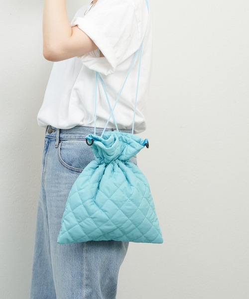 Daily russet(デイリー ラシット)の「ナイロンコットン 巾着ショルダーバッグ(ショルダーバッグ・レディース・イエロー/ピンク/ホワイト/ブルー/ブラック・FREE)」の21枚目の写真