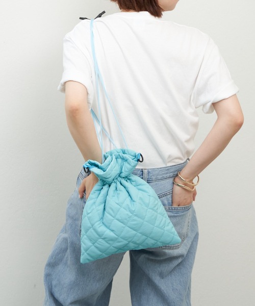 Daily russet(デイリー ラシット)の「ナイロンコットン 巾着ショルダーバッグ(ショルダーバッグ・レディース・イエロー/ピンク/ホワイト/ブルー/ブラック・FREE)」の22枚目の写真