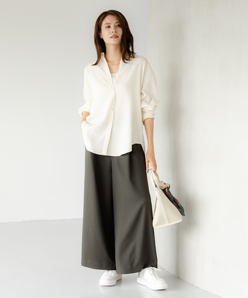 Elura（エルーラ）の「サラサラサマーワイドパンツ（その他パンツ・レディース・ネイビー/ホワイト/ブラック/グリーン系その他4/グリーン系その他/ダークネイビー/ブラック系その他/カーキ/ブルー系その他6/グレー系その他7・SMALL/LARGE/MEDIUM）」の17枚目の写真