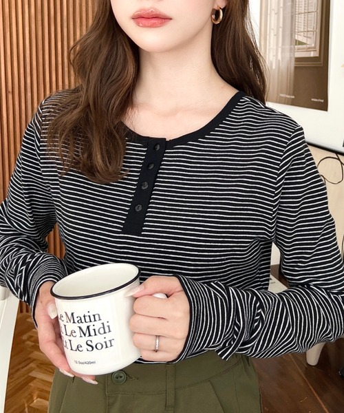 moment+(モーメントプラス)の「【累計販売枚数2万枚突破!】前後2WAY袖くしゅくしゅヘンリーネックボーダーロンT(Tシャツ/カットソー・レディース・オフホワイト/ダークオレンジ/チャコールグレー/オートミール/ネイビー/ブラック/ピンク/イエロー/杢グレー・M/L)」の10枚目の写真