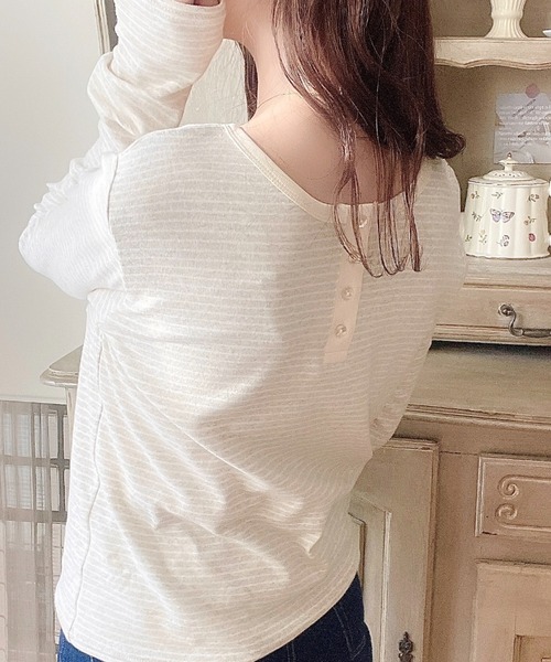 moment+(モーメントプラス)の「【累計販売枚数2万枚突破!】前後2WAY袖くしゅくしゅヘンリーネックボーダーロンT(Tシャツ/カットソー・レディース・オフホワイト/ダークオレンジ/チャコールグレー/オートミール/ネイビー/ブラック/ピンク/イエロー/杢グレー・M/L)」の15枚目の写真