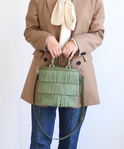 MIAN (ミアン)の「フリンジ2wayトートバッグ(トートバッグ・レディース・グレイッシュベージュ/グリーン/チャコールグレー/キャメル・FREE)」の13枚目の写真