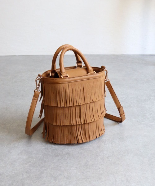 MIAN (ミアン)の「フリンジ2wayトートバッグ(トートバッグ・レディース・グレイッシュベージュ/グリーン/チャコールグレー/キャメル・FREE)」の21枚目の写真