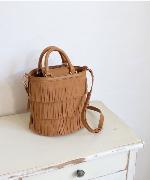 MIAN (ミアン)の「フリンジ2wayトートバッグ(トートバッグ・レディース・グレイッシュベージュ/グリーン/チャコールグレー/キャメル・FREE)」の12枚目の写真