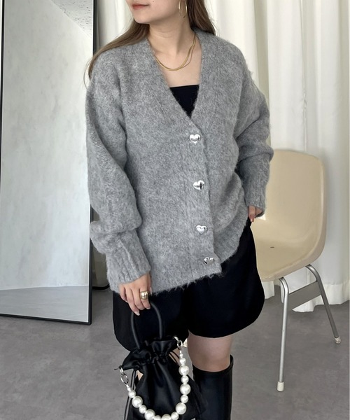 prose verse（プロズヴェール）の「ハートボタンモヘアライクVニットカーデ（カーディガン/ボレロ・レディース・ブラック/グレー・ﾌﾘ-）」の5枚目の写真