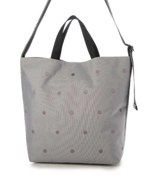 cache cache（カシュ カシュ）の「カシュカシュ cachecache / ドット刺繍ナイロン2wayショルダー（ショルダーバッグ・レディース・ブラック/ベージュ/グリーン/ダークグレー/ブルー/ライトグレー/アイボリー/チョコ・FREE）」の3枚目の写真