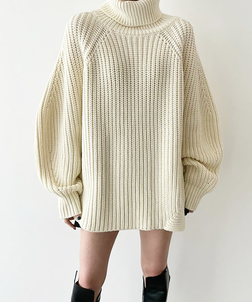 Girly Doll（ガーリードール）の「オーバーサイズタートルネックニット（ニット/セーター・レディース・オフホワイト/ブラック・F）」の4枚目の写真