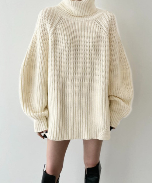 Girly Doll（ガーリードール）の「オーバーサイズタートルネックニット（ニット/セーター・レディース・オフホワイト/ブラック・F）」の12枚目の写真