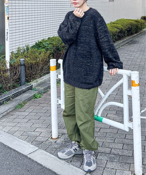 feepur(フェピュール)の「【ハンドウォッシャブル】ラメシャギールーズニット(ニット/セーター・レディース・ブラック/グレー/オフホワイト・MEDIUM)」の4枚目の写真