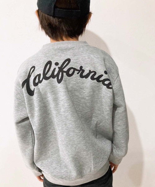 ZI-ON（ジーオン）の「あったか裏起毛 アメカジプリントオーバーサイズトレーナー（スウェット・キッズ・ブラック系その他/グレー系その他2/グレー系その他/グレー系その他3/ブラック/ブルー系その他2/ブラック系その他4/ネイビー/杢グレー/ブルー系その他/ブラック系その他2/グリーン系その他/グレー系その他4/グリーン/ブラック系その他3/サックスブルー・120cm/130cm/140cm/150cm/160cm/110cm）」の9枚目の写真