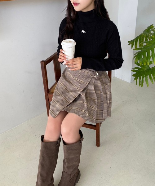 one after another NICE CLAUP(ワンアフターアナザーナイスクラップ)の「刺しゅうケーブルハイネックニット(ニット/セーター・レディース・グレー/ブラック/レッド/オフホワイト・FREE)」の13枚目の写真