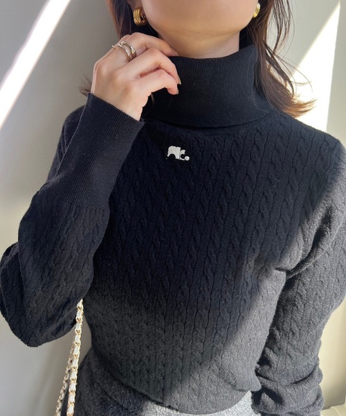 one after another NICE CLAUP(ワンアフターアナザーナイスクラップ)の「刺しゅうケーブルハイネックニット(ニット/セーター・レディース・グレー/ブラック/レッド/オフホワイト・FREE)」の15枚目の写真