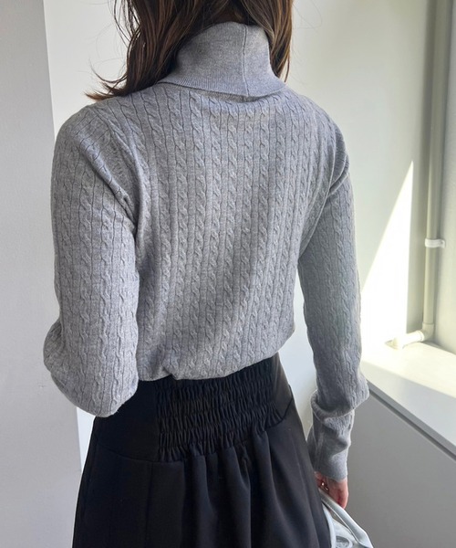 one after another NICE CLAUP(ワンアフターアナザーナイスクラップ)の「刺しゅうケーブルハイネックニット(ニット/セーター・レディース・グレー/ブラック/レッド/オフホワイト・FREE)」の20枚目の写真