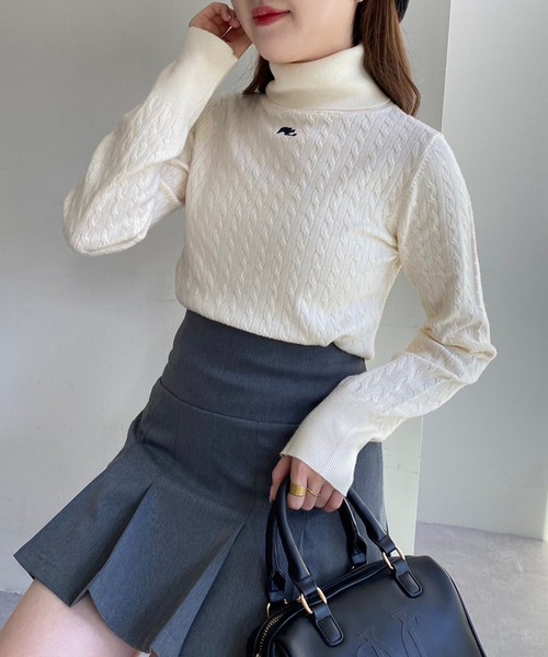 one after another NICE CLAUP(ワンアフターアナザーナイスクラップ)の「刺しゅうケーブルハイネックニット(ニット/セーター・レディース・グレー/ブラック/レッド/オフホワイト・FREE)」の5枚目の写真