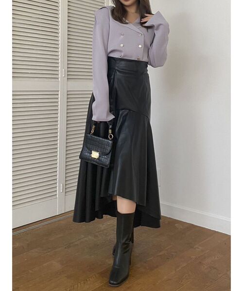 dazzlin(ダズリン)の「フェイクレザーエレガントナロースカート(スカート・レディース・ブラック/ベージュ・SMALL/MEDIUM)」の6枚目の写真