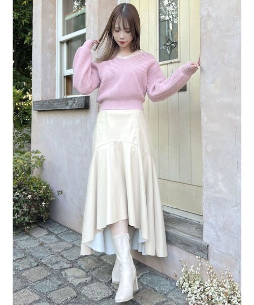 dazzlin(ダズリン)の「フェイクレザーエレガントナロースカート(スカート・レディース・ブラック/ベージュ・SMALL/MEDIUM)」の13枚目の写真