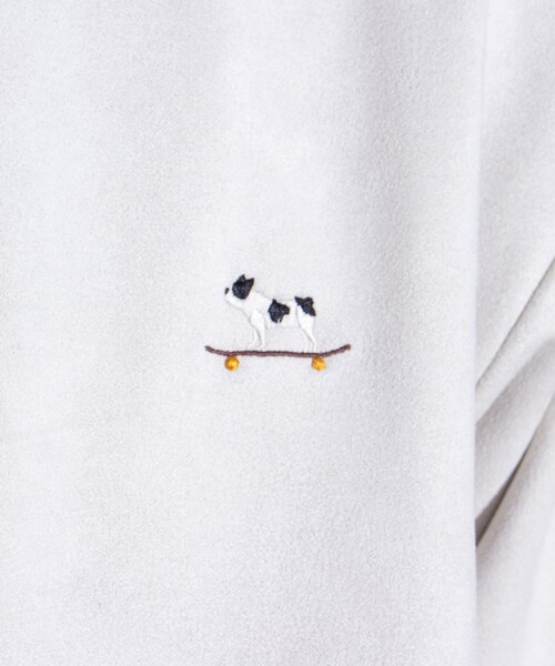 GLOSTER（グロスター）の「【GLOSTER/グロスター】フレンチブルドッグ刺繍 スエードダンボール 裏起毛クルースウェット（スウェット・メンズ・サックスブルー/ライトベージュ/キナリ・S/M/L）」の12枚目の写真