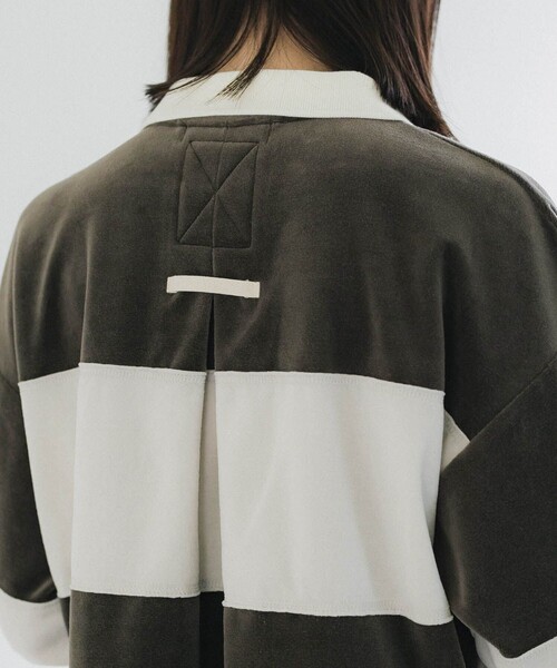 PUBLIC TOKYO（パブリックトウキョウ）の「ベロアクロップドラガーシャツ（Tシャツ/カットソー・レディース・カーキ/ネイビー・FREE）」の19枚目の写真