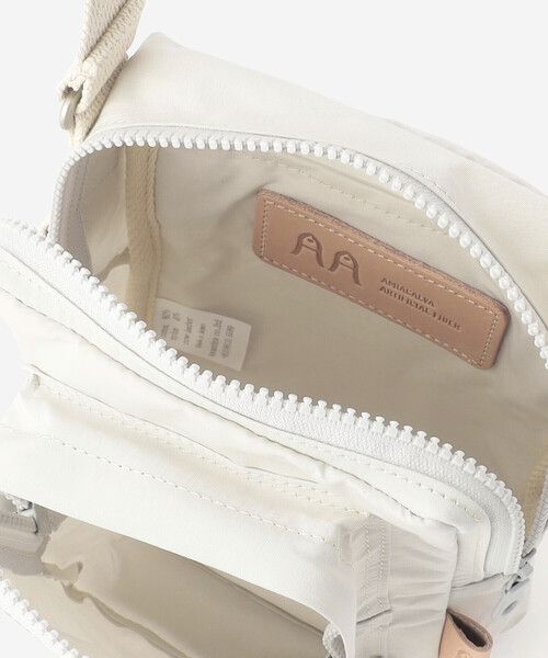 amiacalva(アミアカルヴァ)の「AMIACALVA | コットンナイロン ポシェット(ショルダーバッグ・レディース・ホワイト・ONE)」の8枚目の写真