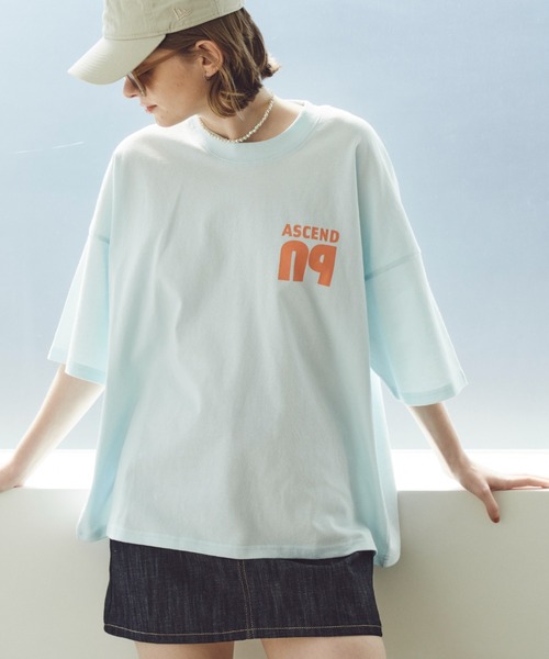 Unitage（ユニテージ）の「配色BIGロゴTEE（Tシャツ/カットソー・レディース・ベージュ/ライトブルー/ピンク/ホワイト/チャコールグレー/ネイビー/ホワイト×ピンク/ホワイト×パープル・FREE）」の11枚目の写真