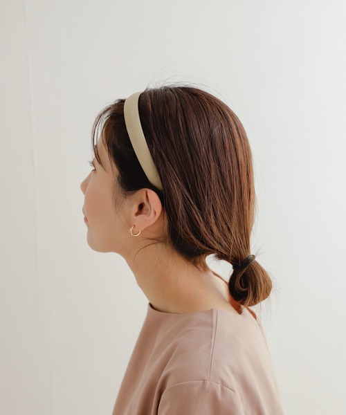 URBAN RESEARCH DOORS（アーバンリサーチドアーズ）の「スリムカチューシャ（カチューシャ・レディース・ブラウン系その他/ブラック・-）」の3枚目の写真