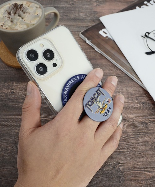 AVIREX（アヴィレックス）の「アヴィレックス スリムグリップスタンド（スマホグッズ・メンズ・ブルー/グレー系カモフラージュ/グリーン系カモフラージュ・ONE SIZE）」の2枚目の写真