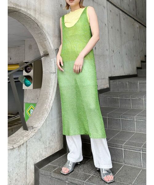 MURUA(ムルーア)の「メタリックメッシュロングワンピース(ワンピース・レディース・グリーン/シルバー・FREE)」の2枚目の写真