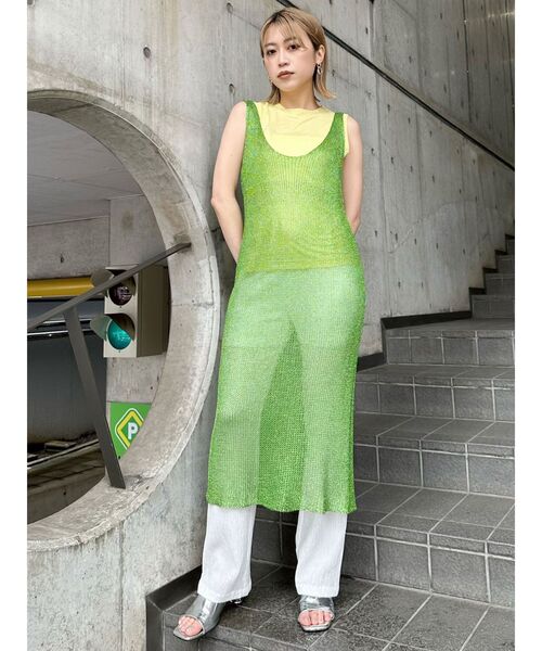 MURUA(ムルーア)の「メタリックメッシュロングワンピース(ワンピース・レディース・グリーン/シルバー・FREE)」の3枚目の写真