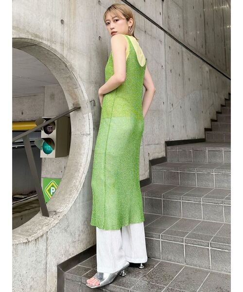 MURUA(ムルーア)の「メタリックメッシュロングワンピース(ワンピース・レディース・グリーン/シルバー・FREE)」の11枚目の写真
