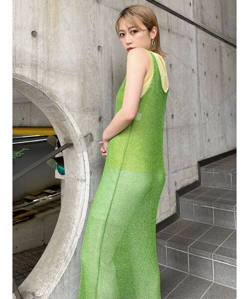 MURUA(ムルーア)の「メタリックメッシュロングワンピース(ワンピース・レディース・グリーン/シルバー・FREE)」の13枚目の写真