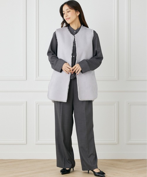 INED CLARO（イネドクラロ）の「リバーシブルフェイクムートンジレ（ブルゾン・レディース・アイボリー/グレー/モカ・フリー）」の8枚目の写真