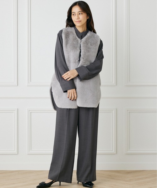 INED CLARO（イネドクラロ）の「リバーシブルフェイクムートンジレ（ブルゾン・レディース・アイボリー/グレー/モカ・フリー）」の10枚目の写真