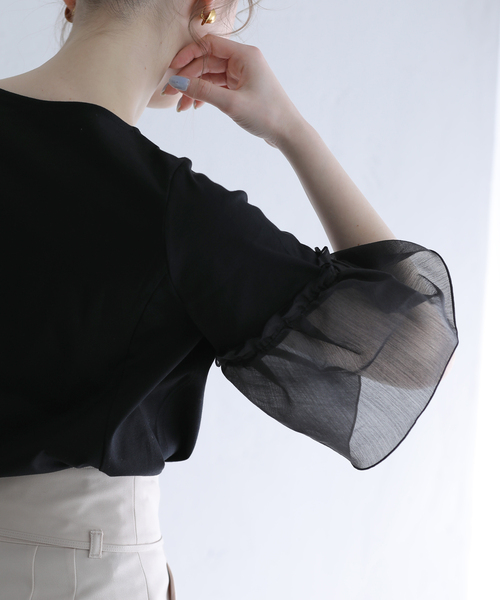 La TOTALITE(ラトータリテ)の「ボイルギャザースリーブカットソー(Tシャツ/カットソー・レディース・ホワイト/ブラック・FREE)」の6枚目の写真