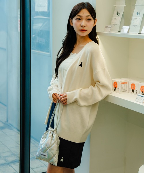 ALAND(エーランド)の「【UNISEX】ALAND/ALogoKNITカーデ(カーディガン/ボレロ・レディース・アイボリー/ブラック/ネイビー・MEDIUM/LARGE)」の22枚目の写真