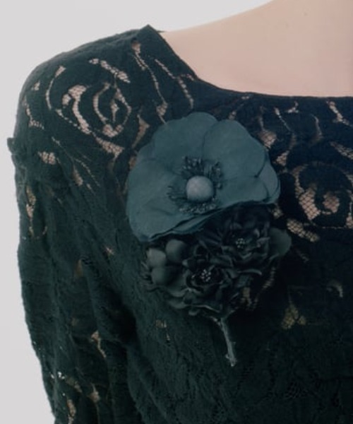 IRIS47（イリスフォーセブン）の「【IRIS47】　black peony corsage/ ブラックピオニー コサージュ（ブローチ/コサージュ・レディース・ブラック系・FREE）」の5枚目の写真