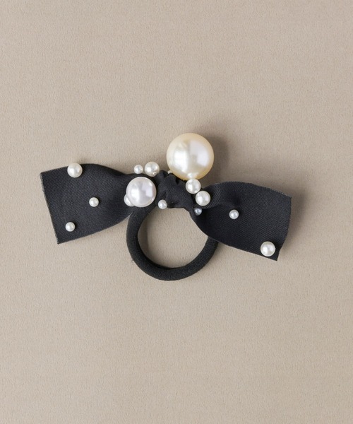 Phoebe（フィービィー）の「ポイントパールリボンヘアゴム（ヘアゴム・レディース・ブラック・FREE）」の4枚目の写真