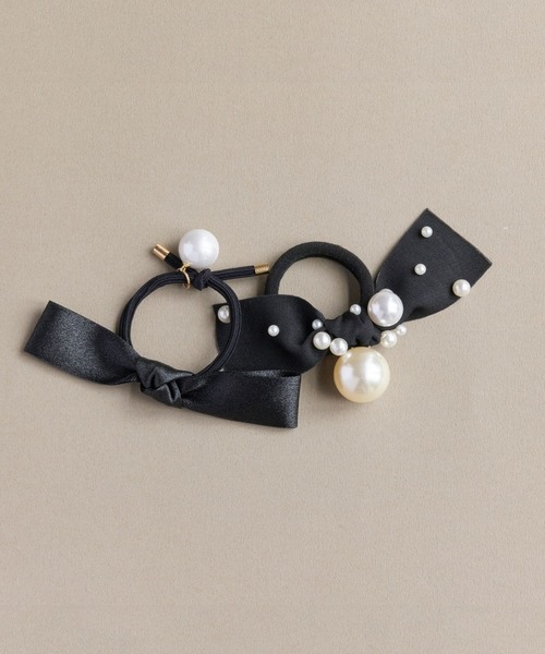 Phoebe（フィービィー）の「ポイントパールリボンヘアゴム（ヘアゴム・レディース・ブラック・FREE）」の2枚目の写真