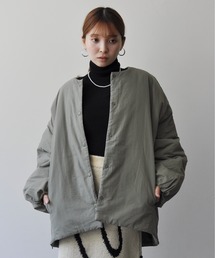 Meli rich（メリーリッチ）の「サイドジップ付きノーカラー中綿ジャケット（ノーカラージャケット）」