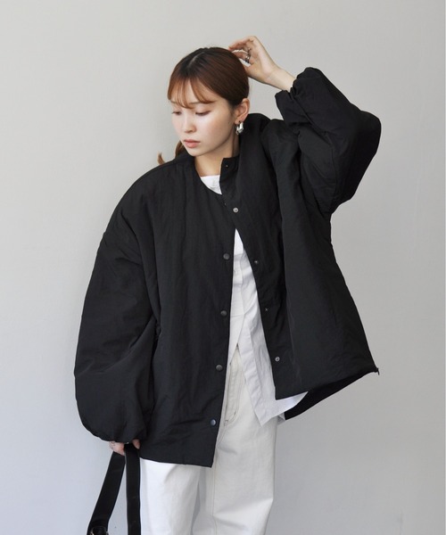 Meli rich（メリーリッチ）の「サイドジップ付きノーカラー中綿ジャケット（ノーカラージャケット・レディース・ブラック/アイボリー/ライトカーキ・MEDIUM）」の12枚目の写真