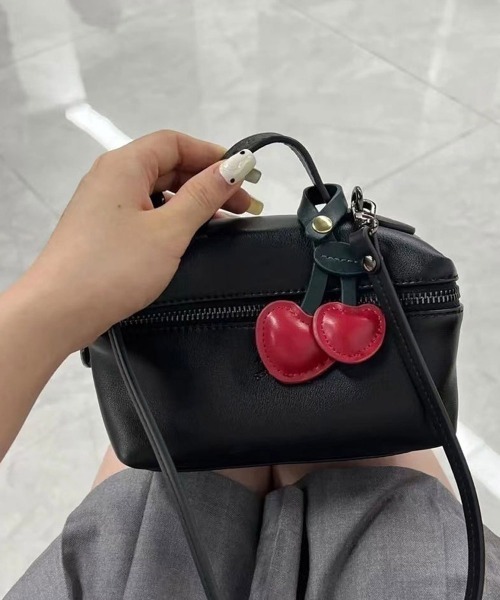crossi（クロッシー）の「フルーツモチーフチャーム さくらんぼ チェリー レモン れもん 檸檬チャーム（チャーム・レディース・レッド/ピンク/レモンイエロー/ブラウン/パープル/ベージュ/オレンジ/イエロー/グリーン/クリアレッド・FREE）」の15枚目の写真