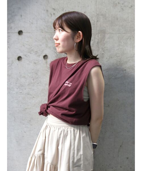 Ungrid（アングリッド）の「カラーエンブロイダリータンクトップ（Tシャツ/カットソー・レディース・ブラウン/オレンジ/パープル/オフホワイト・FREE）」の2枚目の写真