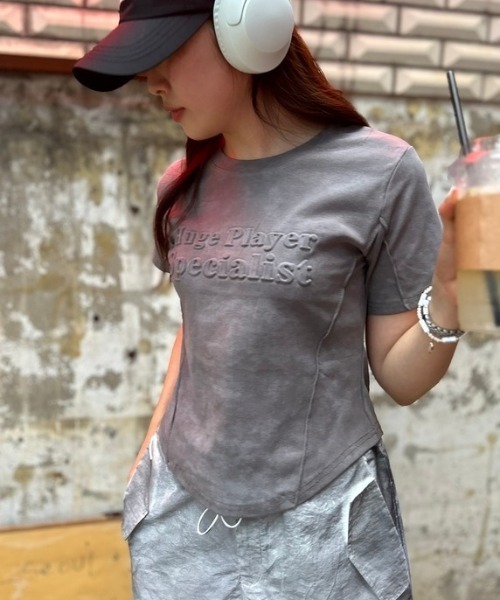 ipugo(イプゴ)の「ipugo/イプゴ エンボスロゴ トップス 秋物 秋服 2026年秋冬(Tシャツ/カットソー・レディース・チャコール/アイボリー・FREE)」の19枚目の写真