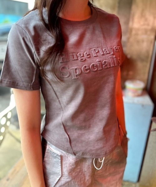 ipugo(イプゴ)の「ipugo/イプゴ エンボスロゴ トップス 秋物 秋服 2026年秋冬(Tシャツ/カットソー・レディース・チャコール/アイボリー・FREE)」の15枚目の写真