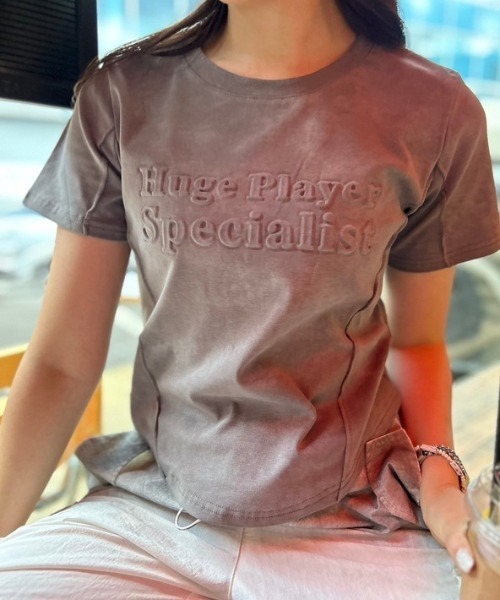 ipugo(イプゴ)の「ipugo/イプゴ エンボスロゴ トップス 秋物 秋服 2026年秋冬(Tシャツ/カットソー・レディース・チャコール/アイボリー・FREE)」の14枚目の写真