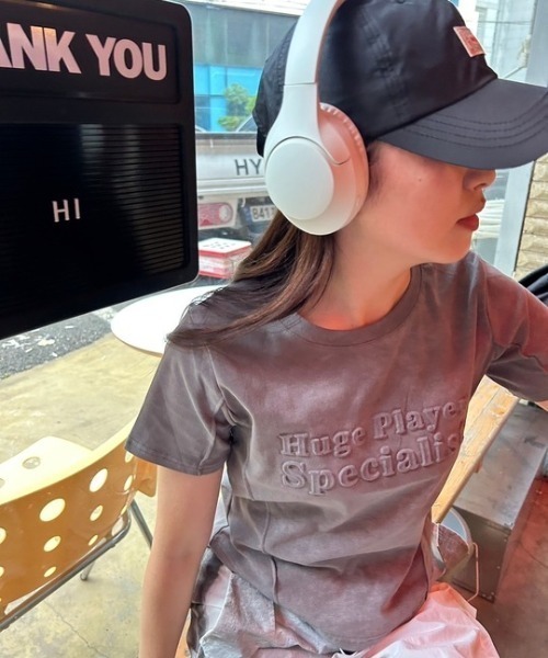 ipugo(イプゴ)の「ipugo/イプゴ エンボスロゴ トップス 秋物 秋服 2026年秋冬(Tシャツ/カットソー・レディース・チャコール/アイボリー・FREE)」の18枚目の写真