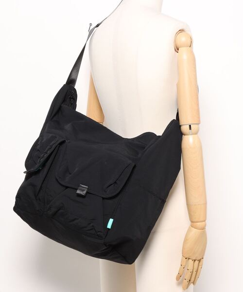 NAUGHTIAM（ノーティアム）の「【NAUGHTIAM/ノーティアム】 ダブルフラップショルダー（ショルダーバッグ・メンズ・グレー/ベージュ/ブラック・FREE）」の18枚目の写真