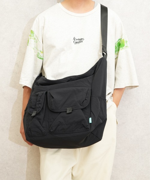 NAUGHTIAM（ノーティアム）の「【NAUGHTIAM/ノーティアム】 ダブルフラップショルダー（ショルダーバッグ・メンズ・グレー/ベージュ/ブラック・FREE）」の2枚目の写真