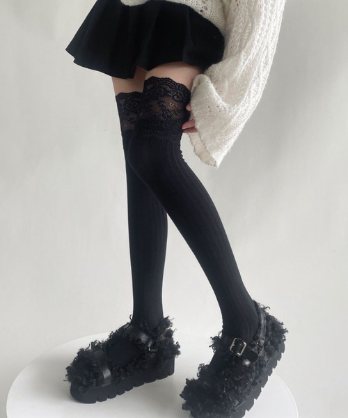 Vipoa(ヴィポア)の「lace knee high socks(ソックス/靴下・レディース・ホワイト/ライトグレー/グレー/ブラック・FREE)」の2枚目の写真