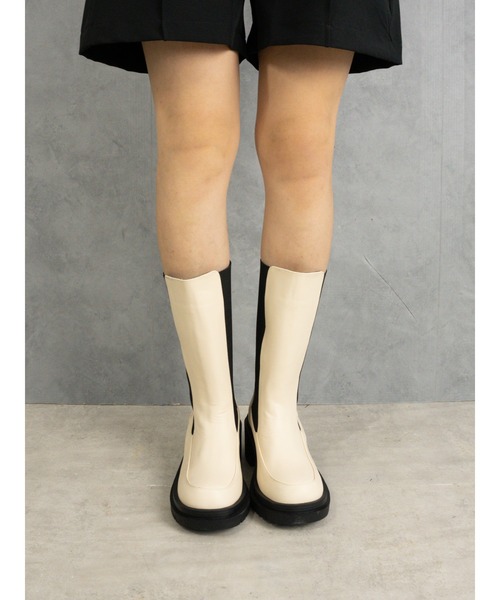 Fabby fabby（ファビィーファビィー）の「サイドゴアブーツ　ミドル丈　厚底ヒール（ブーツ・レディース・ブラック/オフホワイト・SMALL/MEDIUM/LARGE）」の6枚目の写真